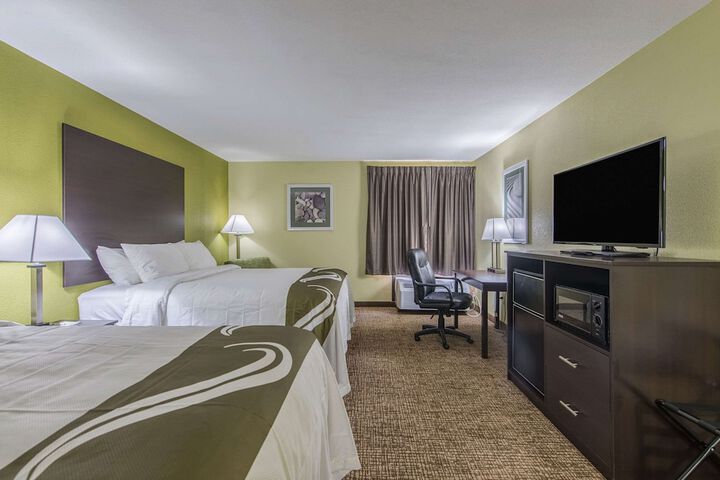 Room 10 of 29