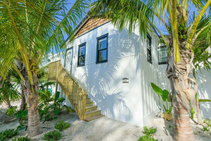Pelican Post at Anna Maria Island Inn