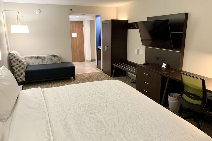 Holiday Inn Express & Suites Longview North by IHG