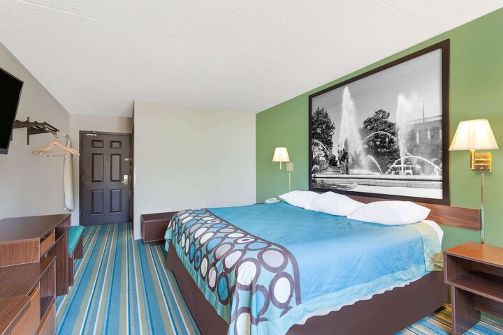 Room 12 of 13