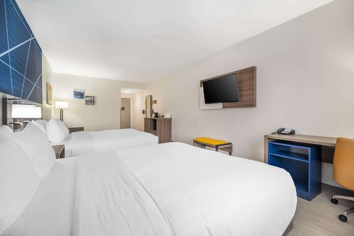 Comfort Suites Louisville Airport