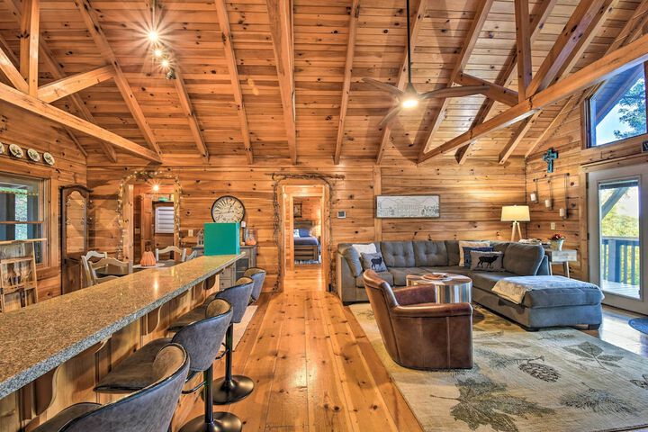 Bent Tree Cabin With Mountain & Lake Views!