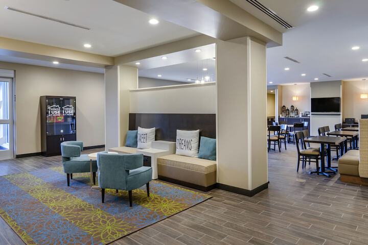 Hotel Interior 9 of 33