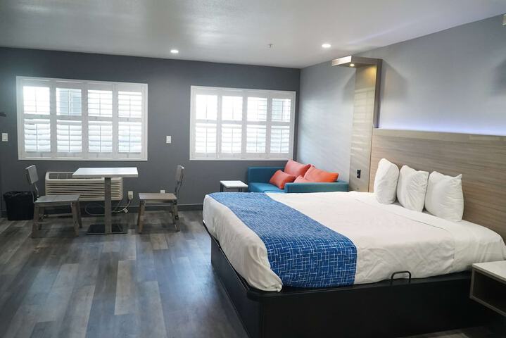 Room 52 of 73