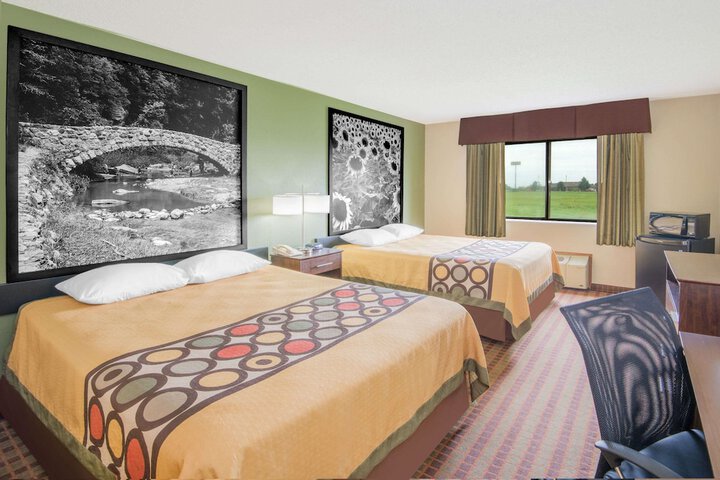 Room 12 of 19