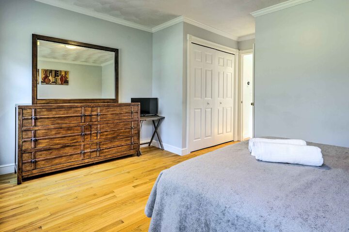 7 Mi to Downtown Providence: Quiet Apt in Seekonk