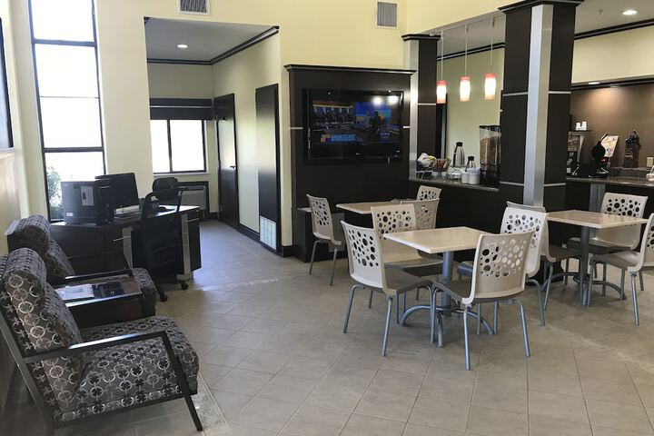 Super 8 by Wyndham Fairfield Tx