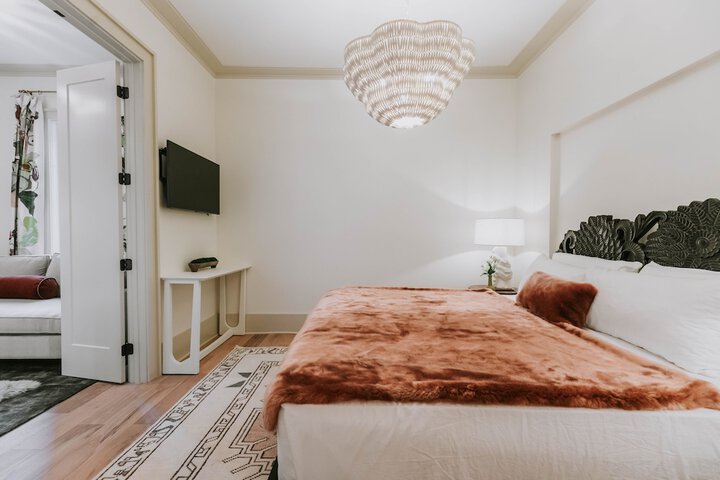 Room 11 of 40