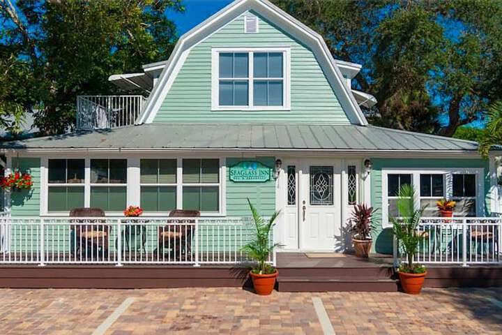 Seaglass Inn