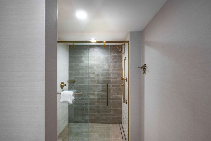 Hotel Fort Des Moines Curio Collection by Hilton