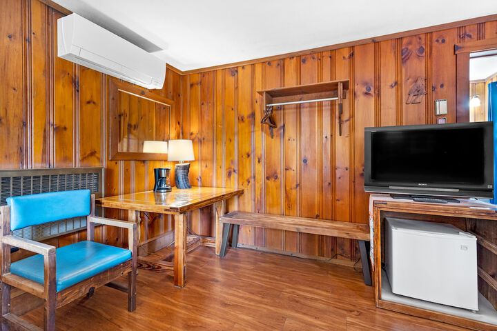 Room 16 of 80