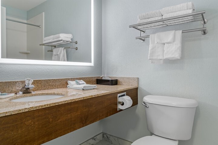 Best Western Lakewinds