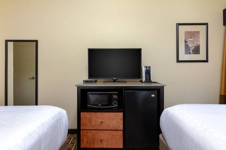 Room 53 of 75