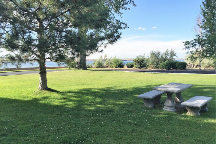 River Lodge and Cabins