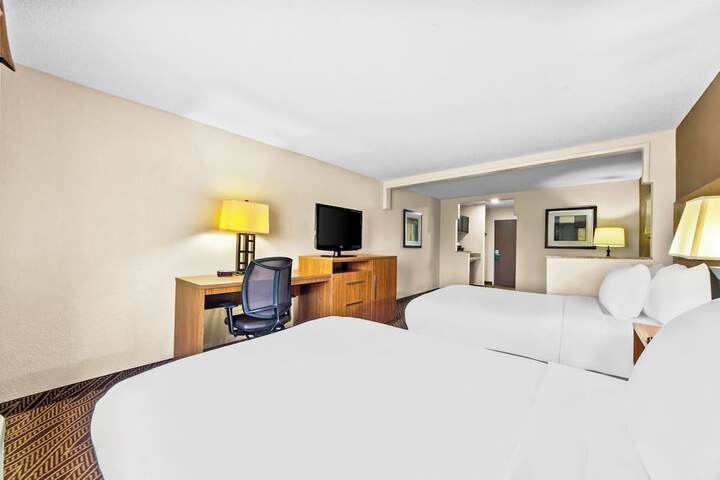 Room 25 of 40