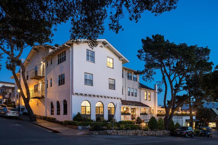 Hotel 7 of 39