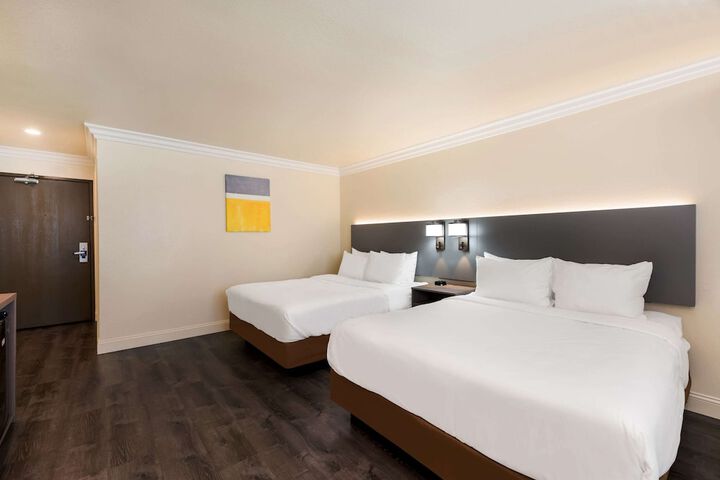 Room 18 of 36