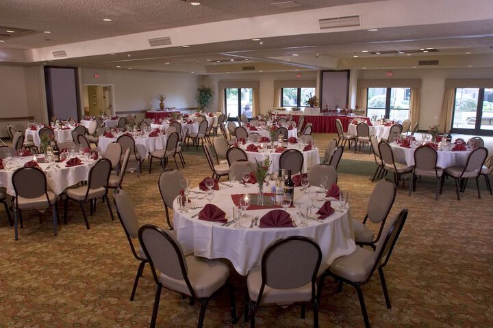 Ballroom/Hall 24 of 27