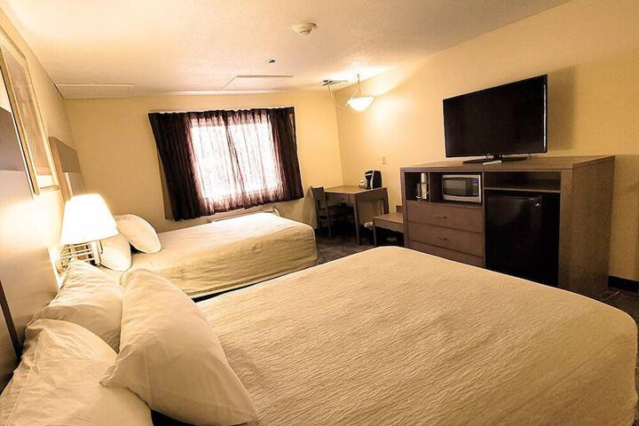 Room 9 of 32