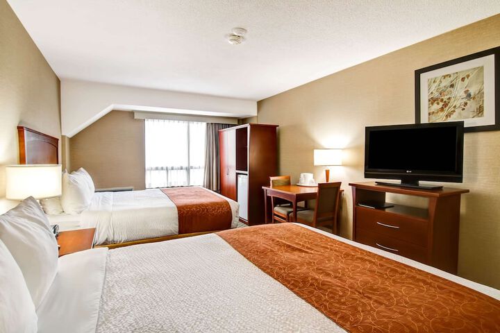 Room 6 of 33