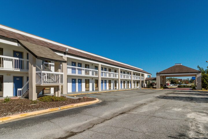Hotel 7 of 45