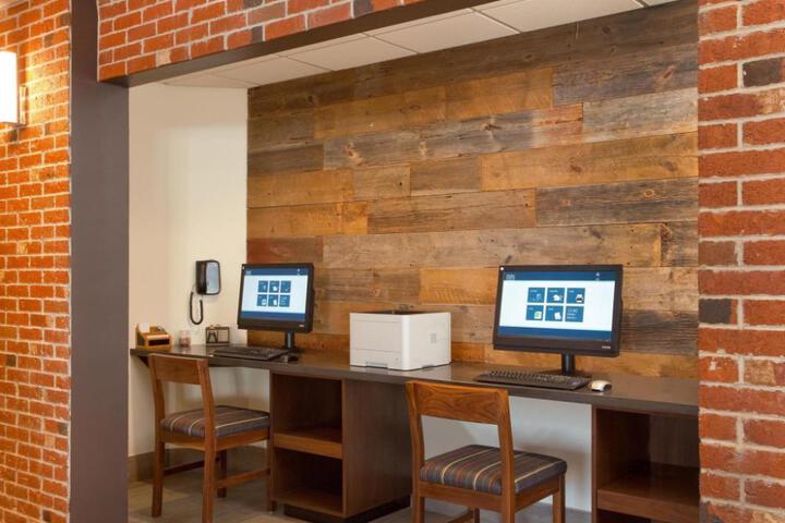 Four Points by Sheraton Cleveland Airport
