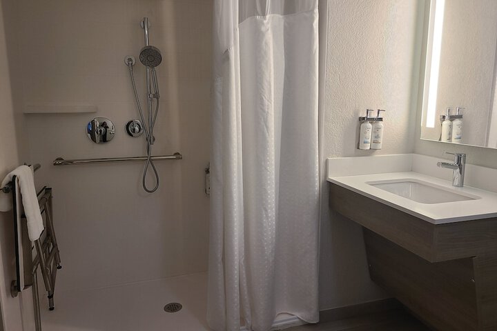 Holiday Inn Express & Suites Ft. Lauderdale N - Exec Airport by IHG