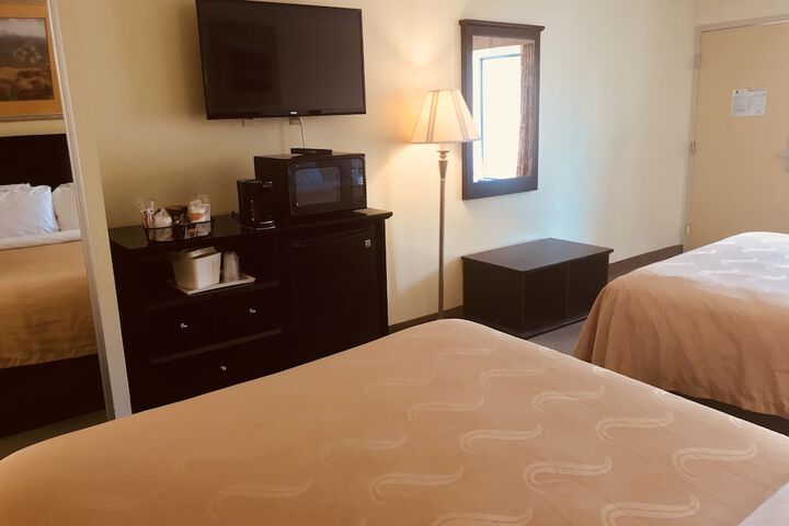 Quality Inn & Suites Conference Center Statesboro Historic District