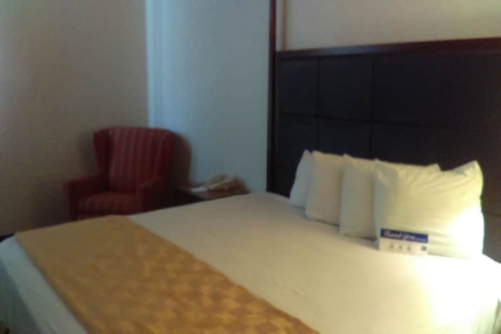 Room 26 of 33