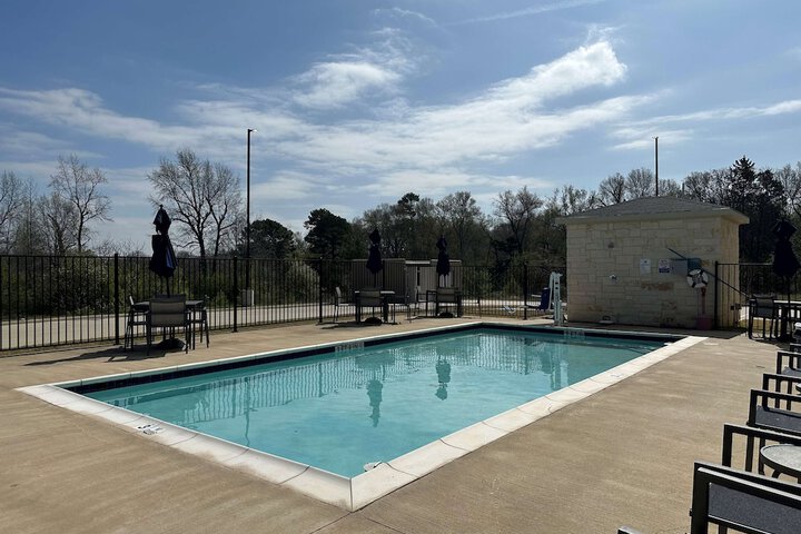 Pool 3 of 18