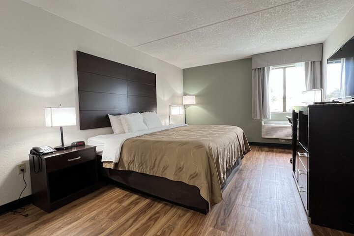 Room 21 of 52