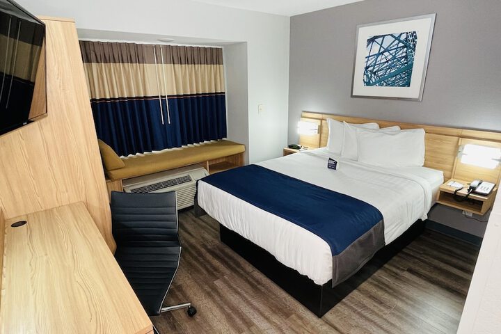Room 5 of 24