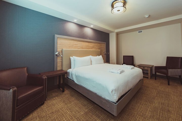 Room 63 of 215