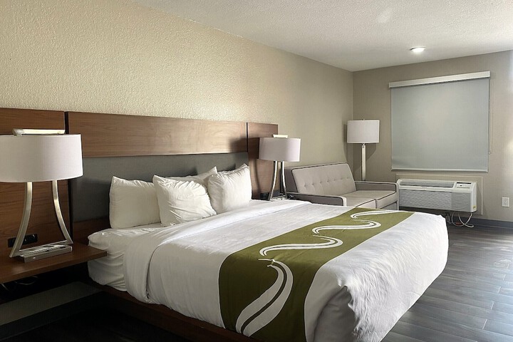 Room 47 of 83