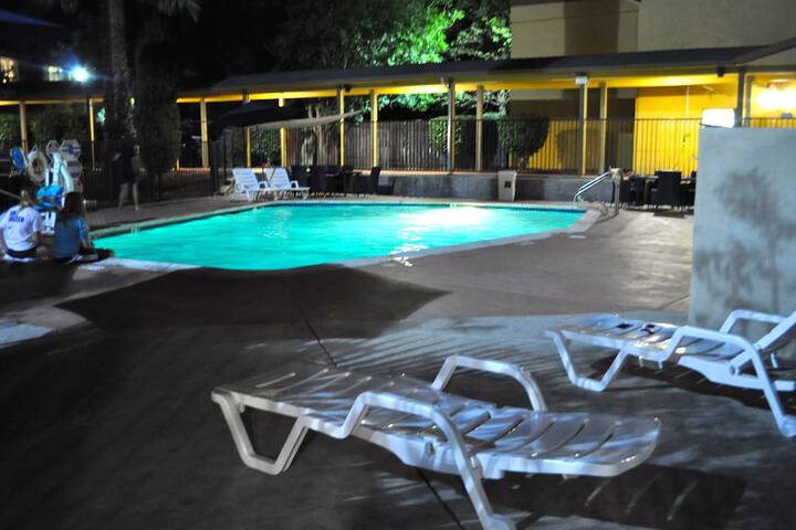 Pool 4 of 51