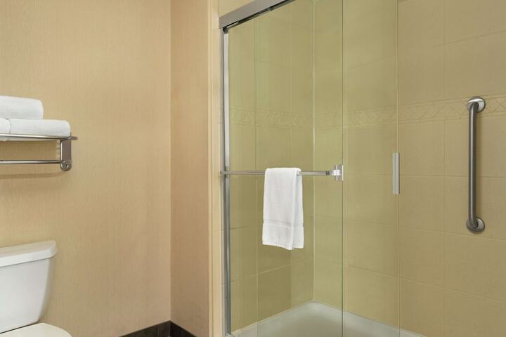 Room 13 of 30