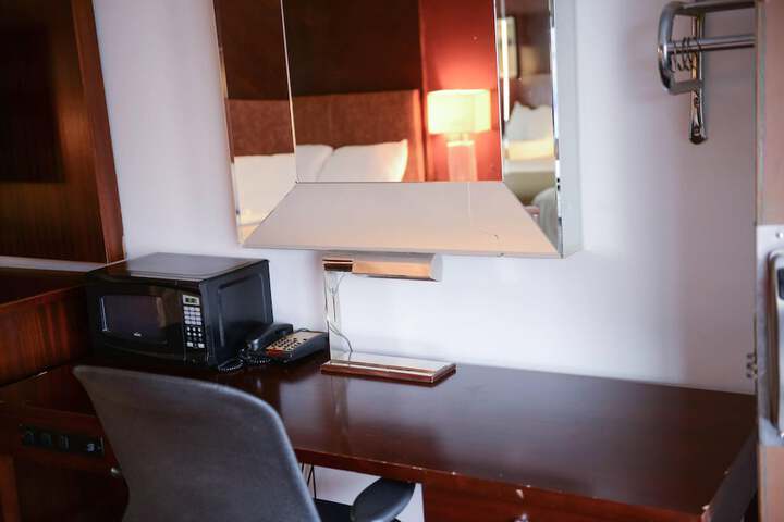 Room 18 of 43