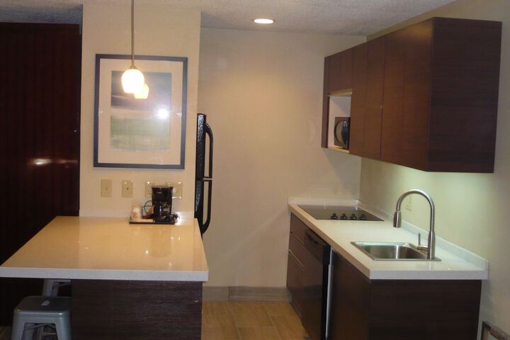Super 8 by Wyndham Copley Akron