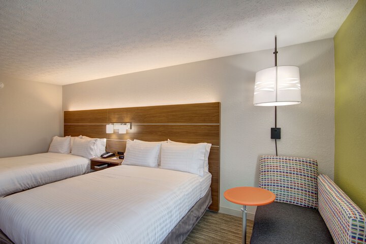 Room 16 of 28