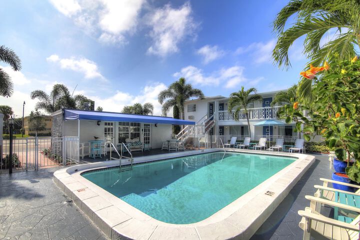 May-Dee Suites