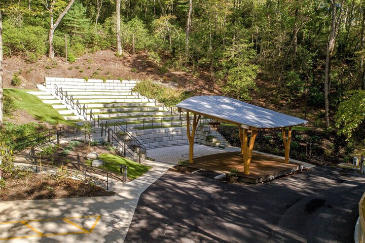 Pilot Cove Forest Lodging