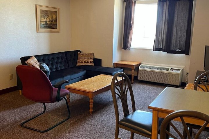 Room 16 of 40