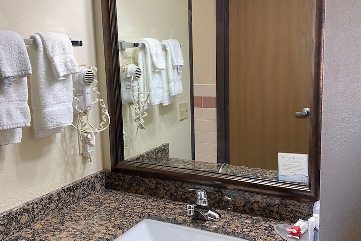 Room 21 of 28