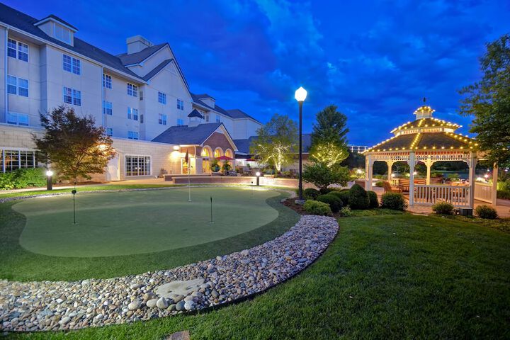 Hotel 4 of 81