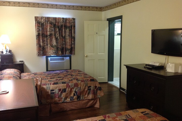 Room 10 of 19
