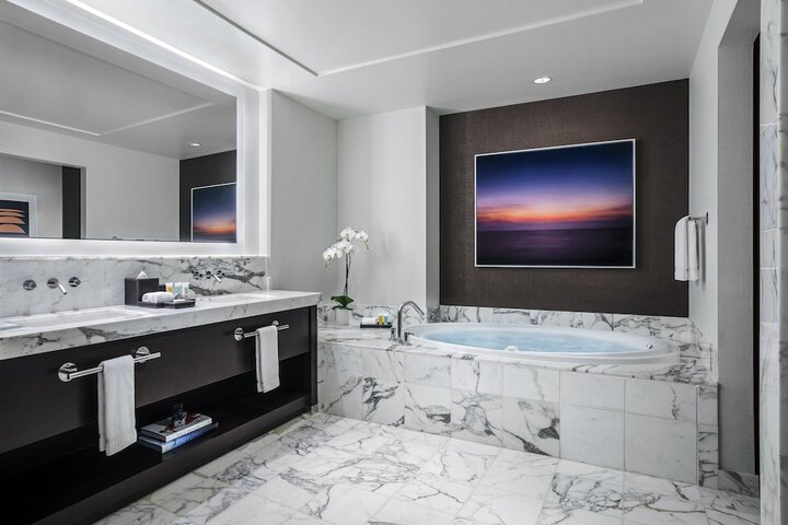 Room 57 of 210