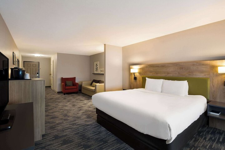 Room 40 of 72