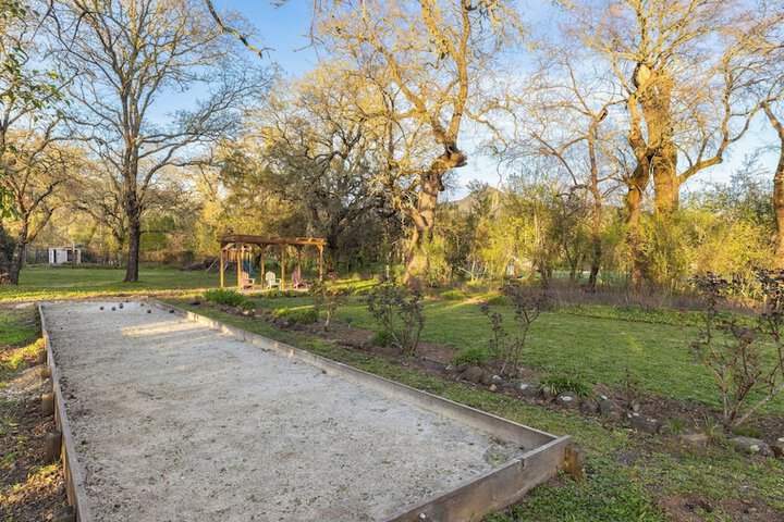 Valley of the Moon by Avantstay Tranquil Escape Large Yard w / Hot Tub & Fire Pit