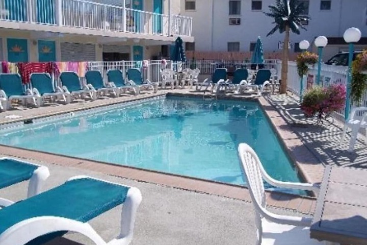 Pool 4 of 37