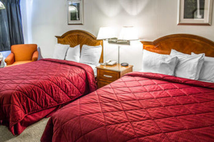 Rodeway Inn & Suites